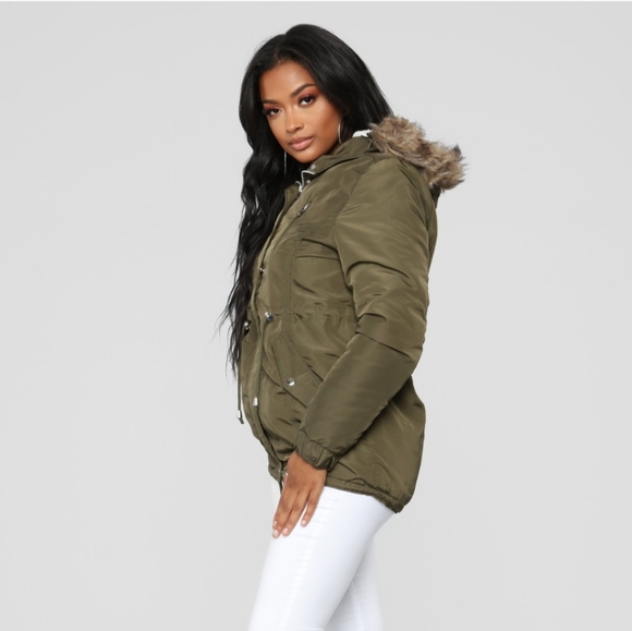 Gorgeous Green 🌲🍂 Fur Trim 🦁 Jacket - Picture 3 of 6